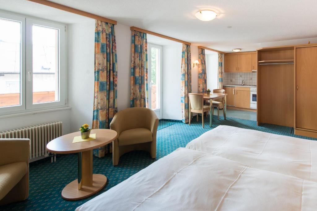 Hotel Portjengrat Saas-Almagell Oda fotoğraf